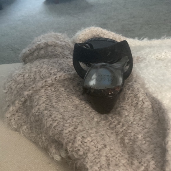 Sandals - Picture 2 of 2